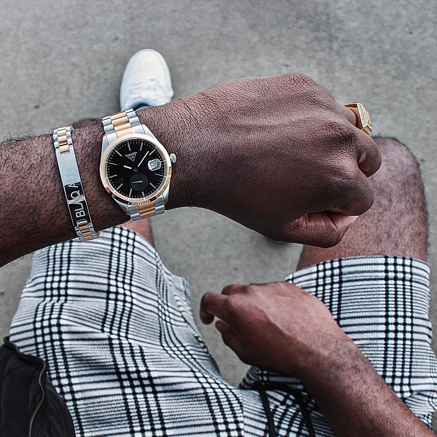 Titus • Black / Gold & Silver